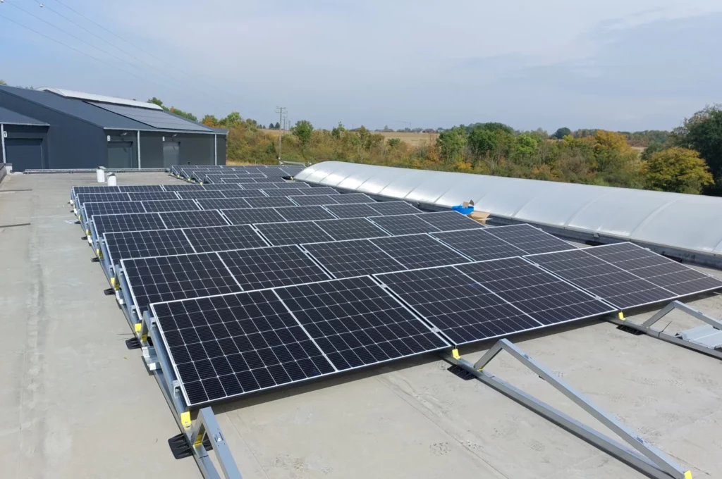 Photovoltaic installers_3-1024x680